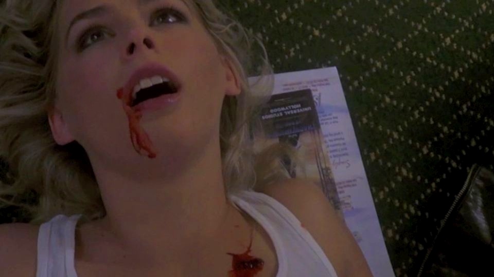 blondeandarmed25.jpg