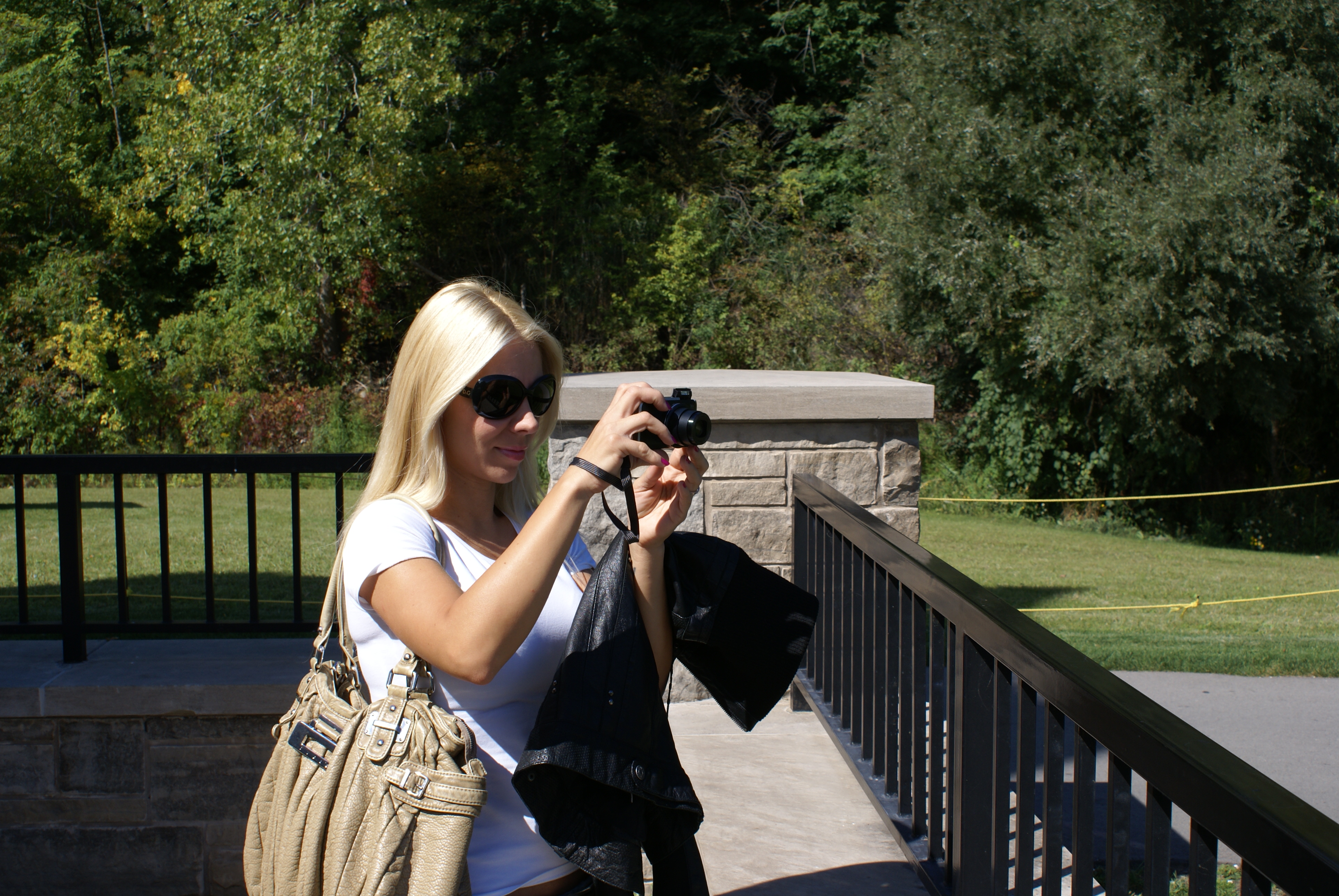 Petra at Niagara Day 1 005.jpg